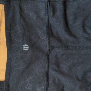 EUC! Lululemon Crop Leggings